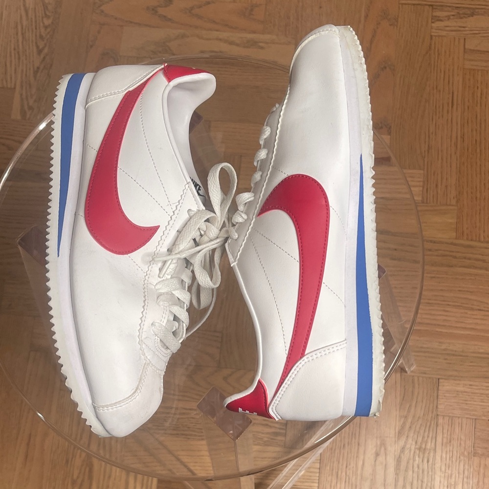 Nike Women's White and Red Sneakers sz10 - Picture 2 of 4